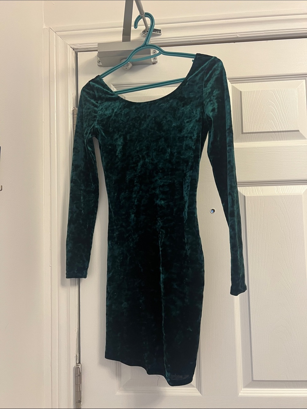 Design Lab Lord & Taylor Deep Emerald Velvet Long-Sleeve Bodycon Dress